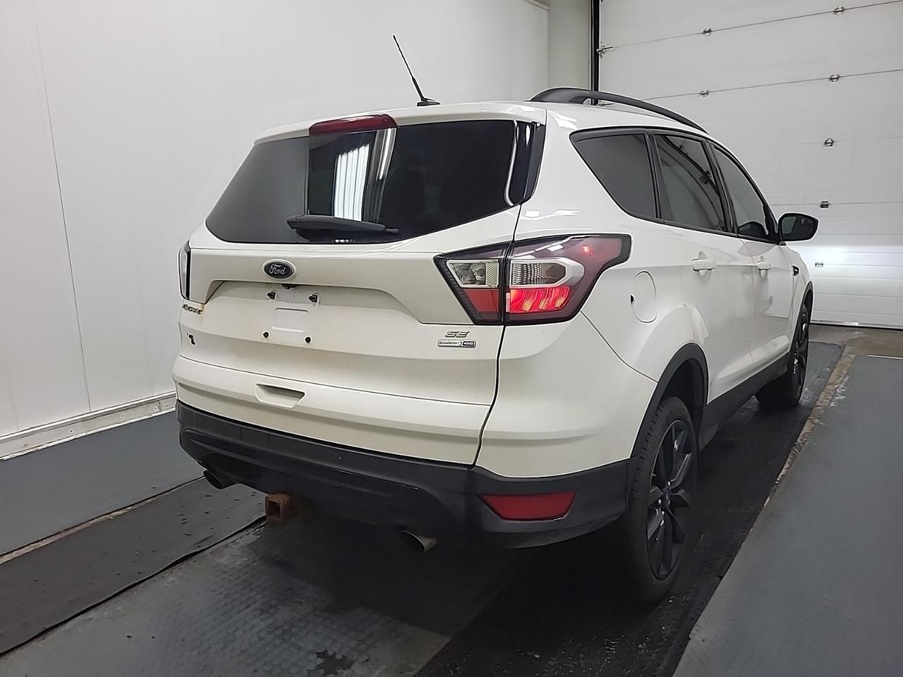 2017 Ford Escape SE 2.0L 4WD - Photo #6