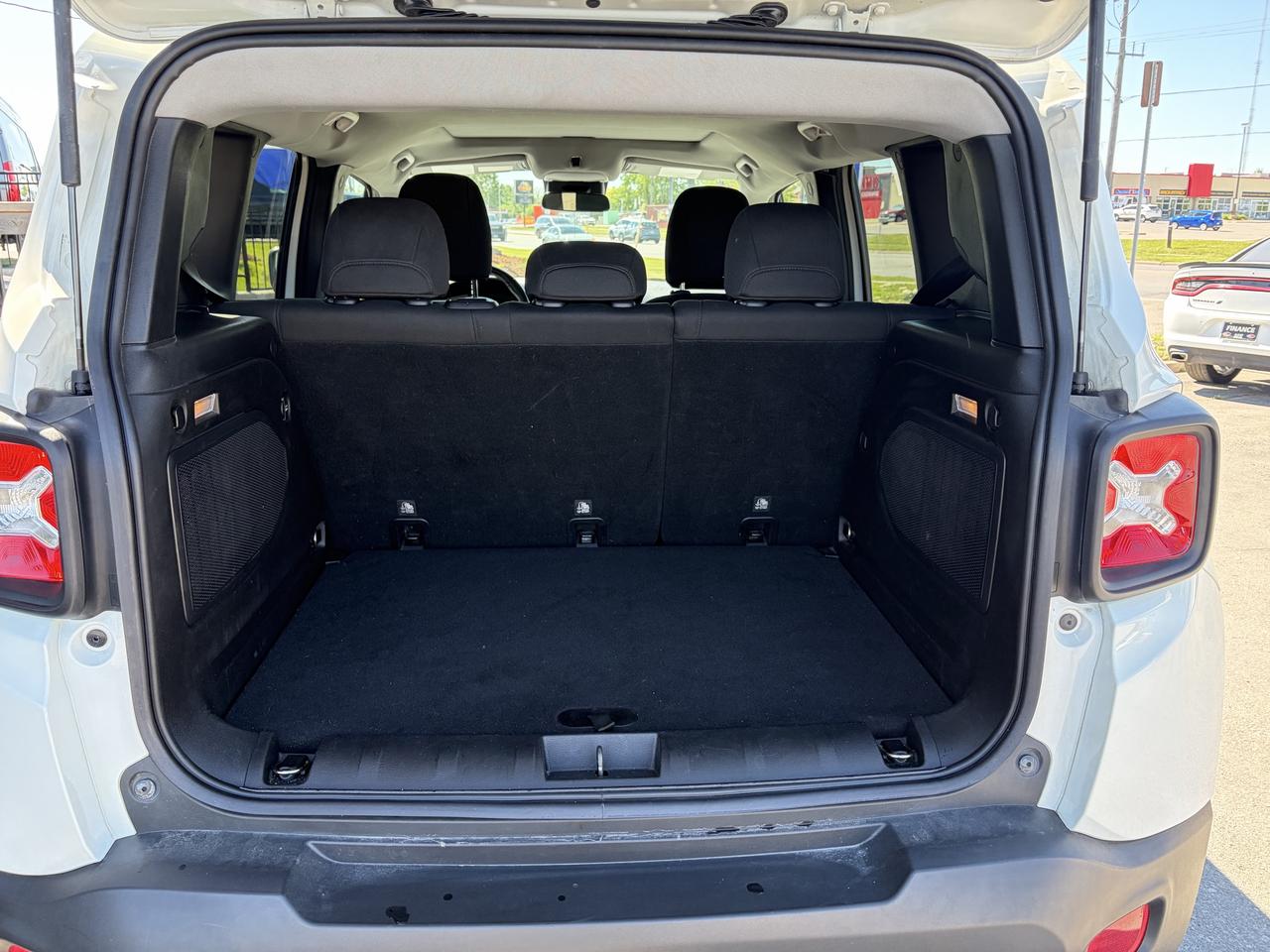 2015 Jeep Renegade North Photo4