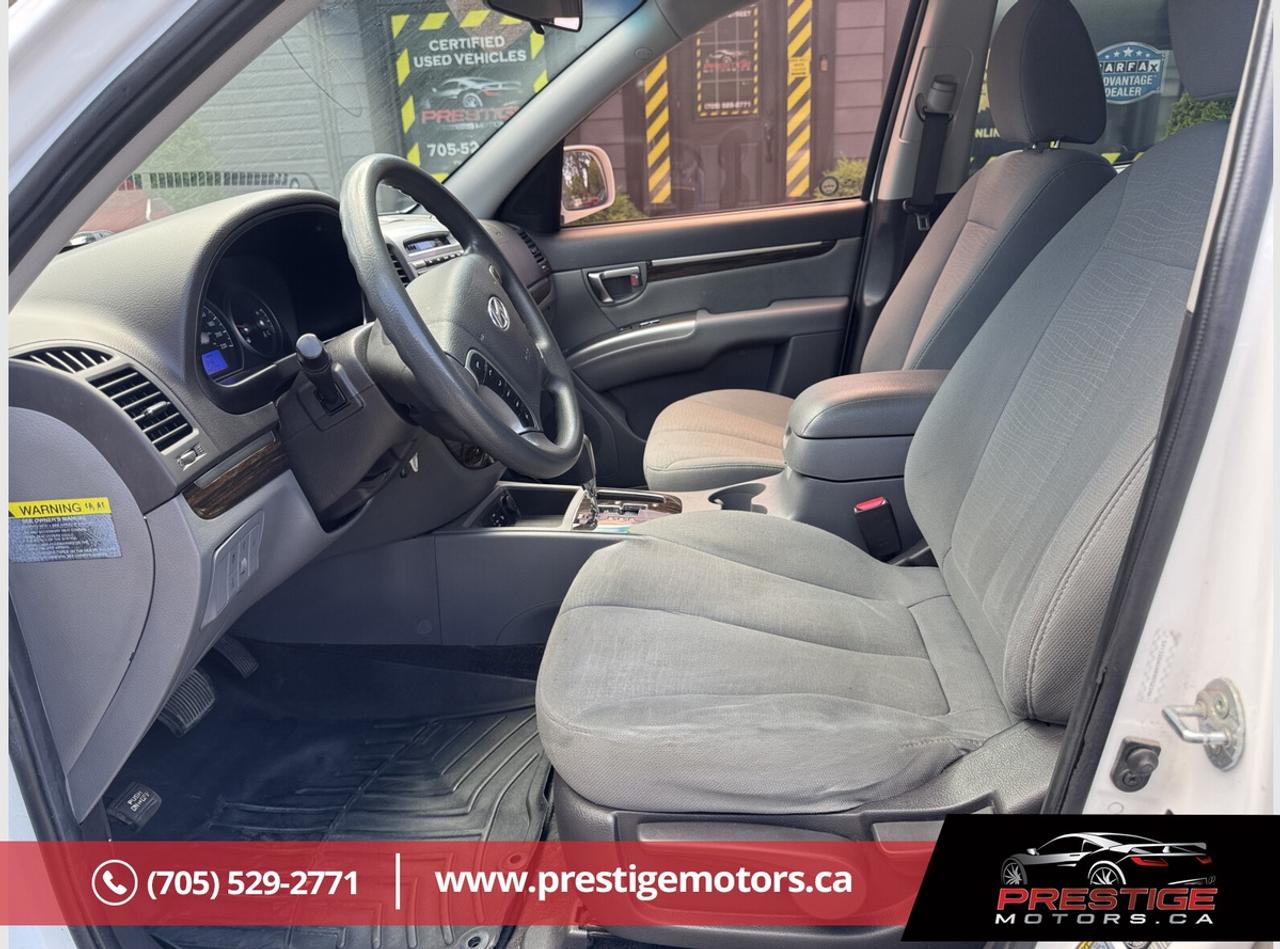 2011 Hyundai Santa Fe GLS Photo