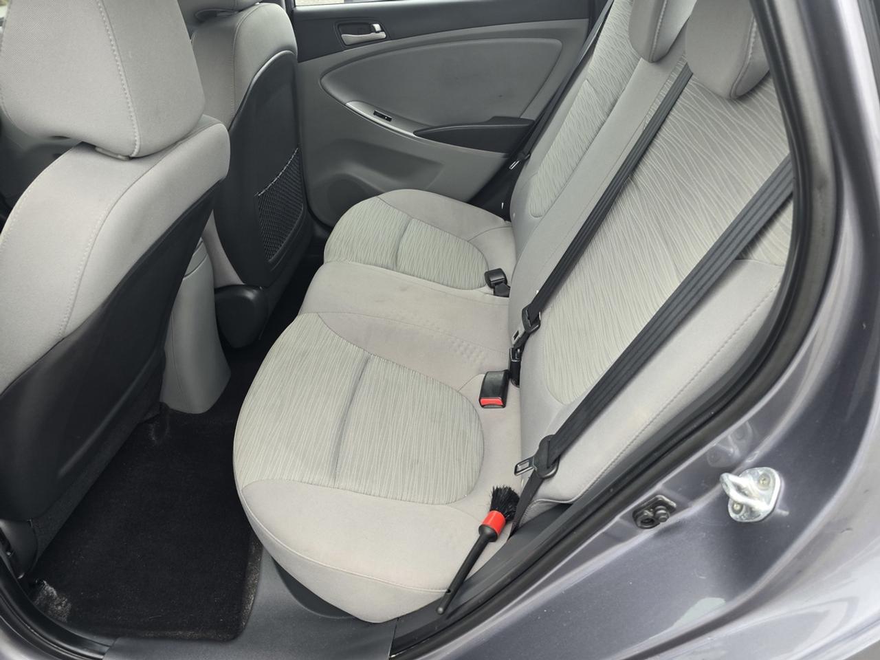 2016 Hyundai Accent GL Photo