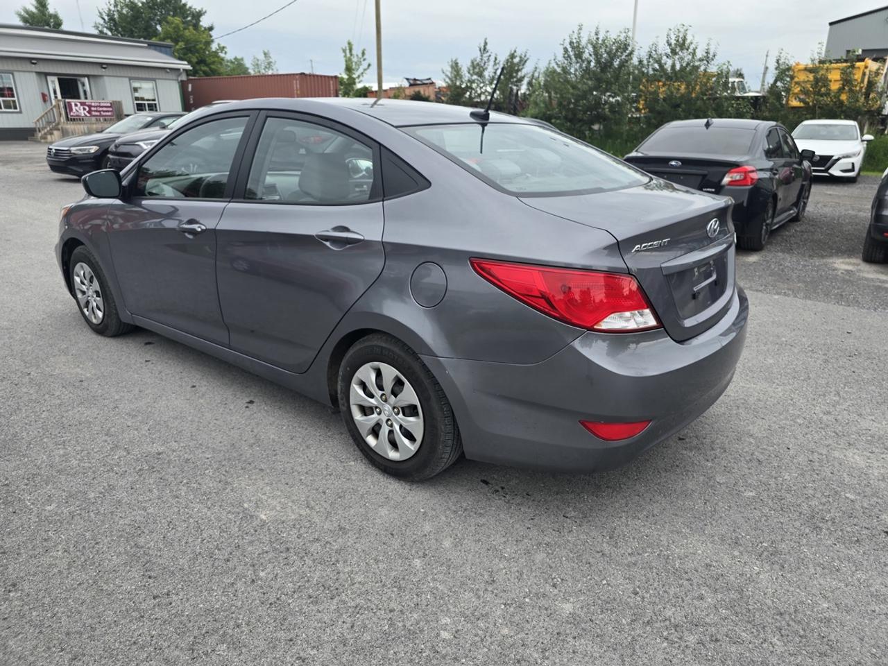 2016 Hyundai Accent GL Photo