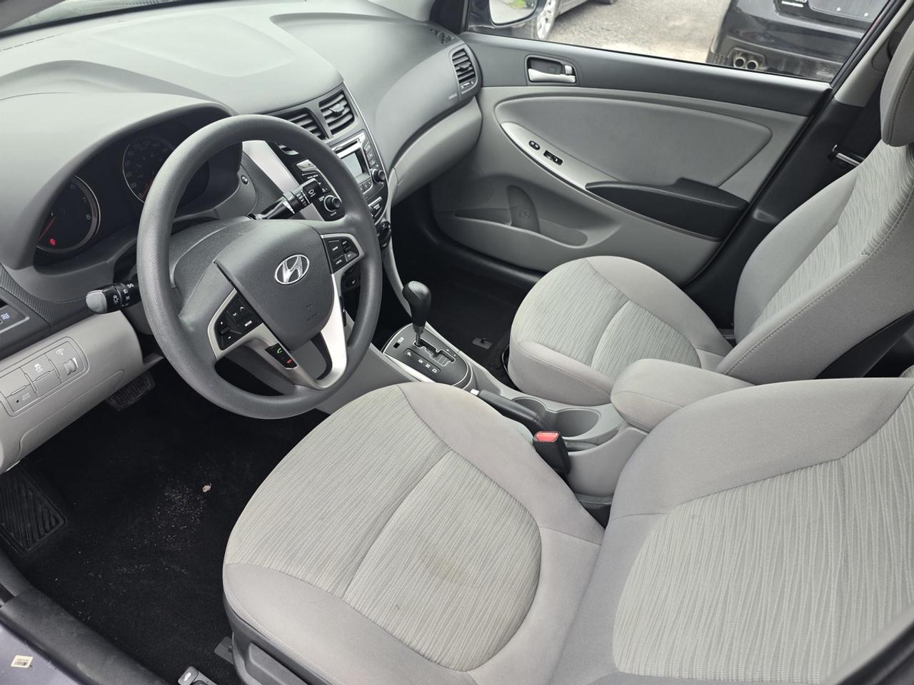 2016 Hyundai Accent GL Photo