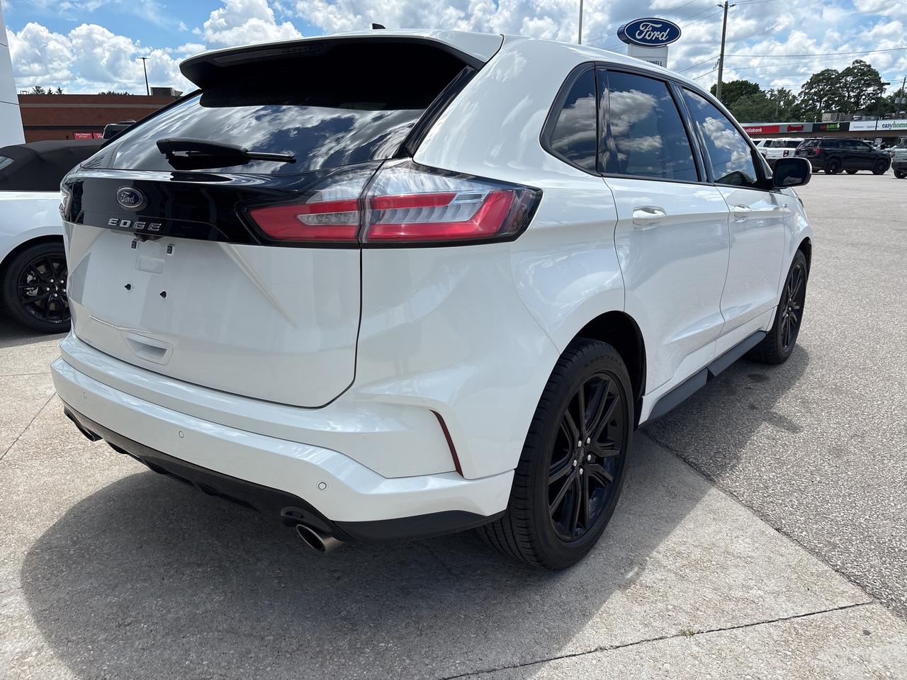 2021 Ford Edge ST Line Photo2