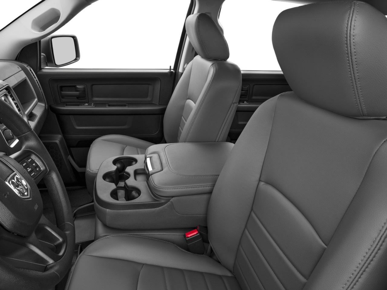 2017 RAM 1500 4WD Crew Cab 5.7 Ft Box Express Photo