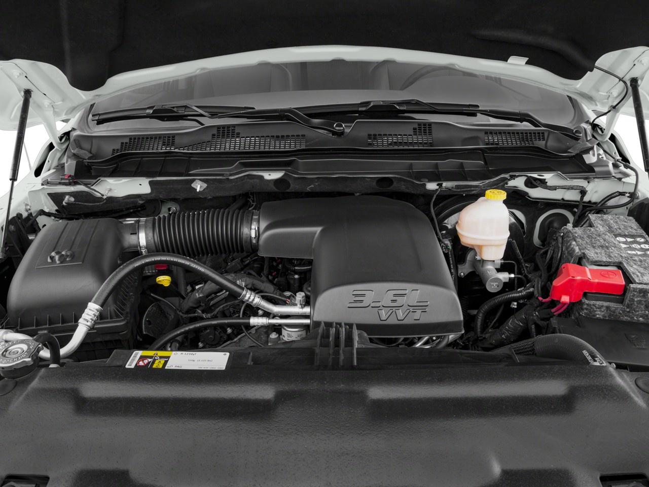 2017 RAM 1500 4WD Crew Cab 5.7 Ft Box Express Photo