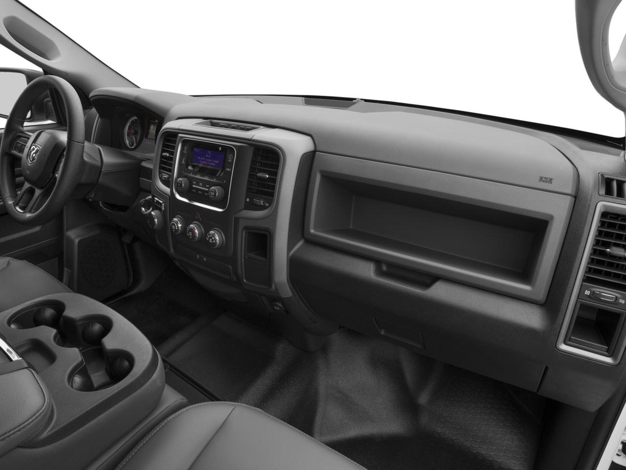 2017 RAM 1500 4WD Crew Cab 5.7 Ft Box Express Photo