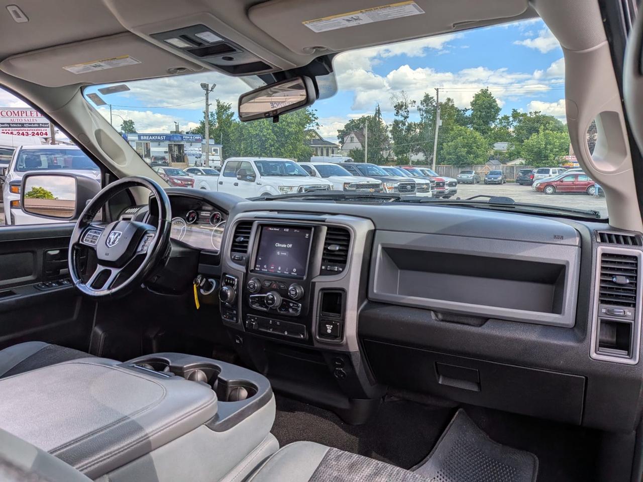 2020 RAM 1500 Classic EXPRESS CREW CAB SHORT BED Photo