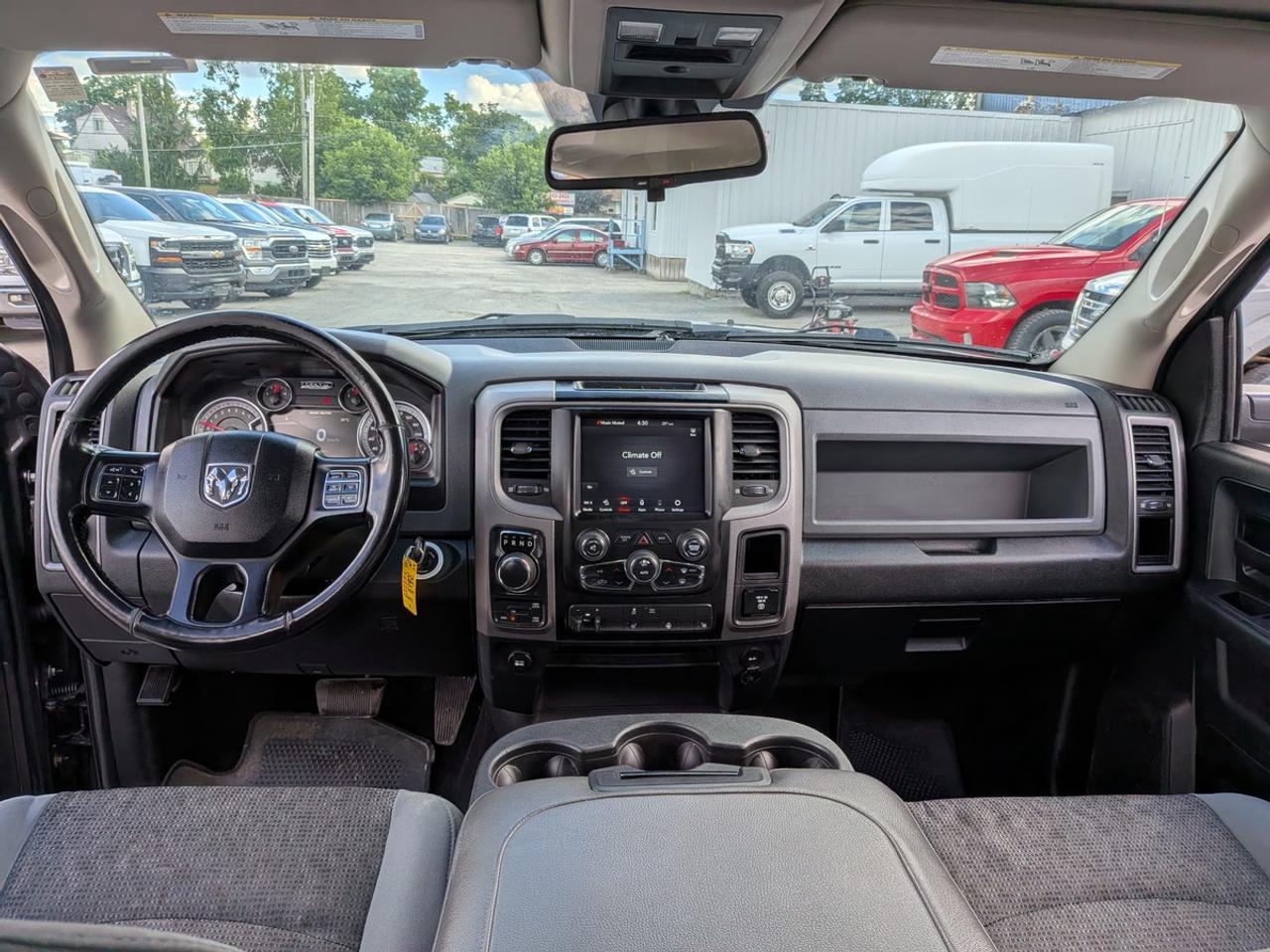 2020 RAM 1500 Classic EXPRESS CREW CAB SHORT BED Photo