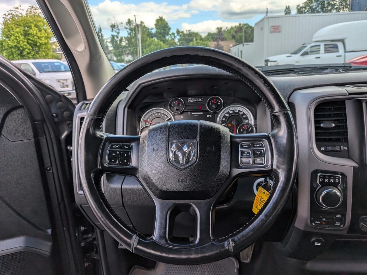 2020 RAM 1500 Classic EXPRESS CREW CAB SHORT BED Photo