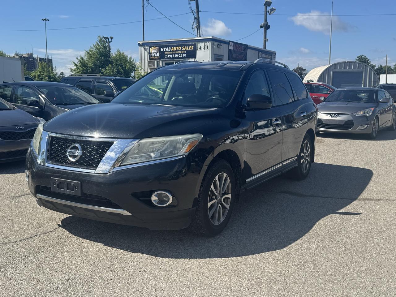 2015 Nissan Pathfinder SV - Photo #1
