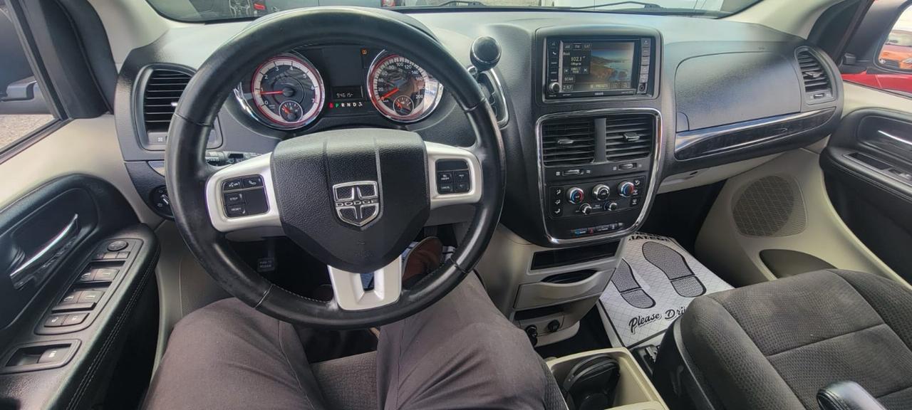 2013 Dodge Grand Caravan SXT Photo