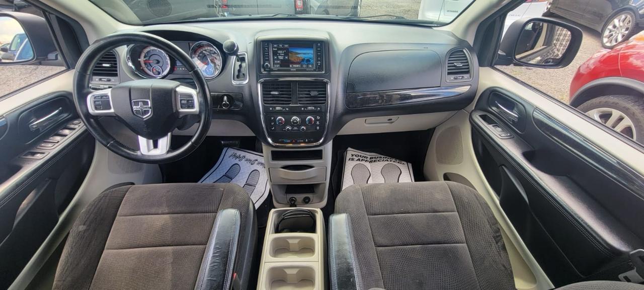 2013 Dodge Grand Caravan SXT Photo