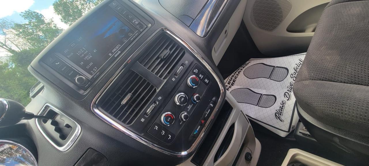2013 Dodge Grand Caravan SXT Photo