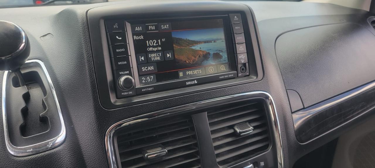 2013 Dodge Grand Caravan SXT Photo
