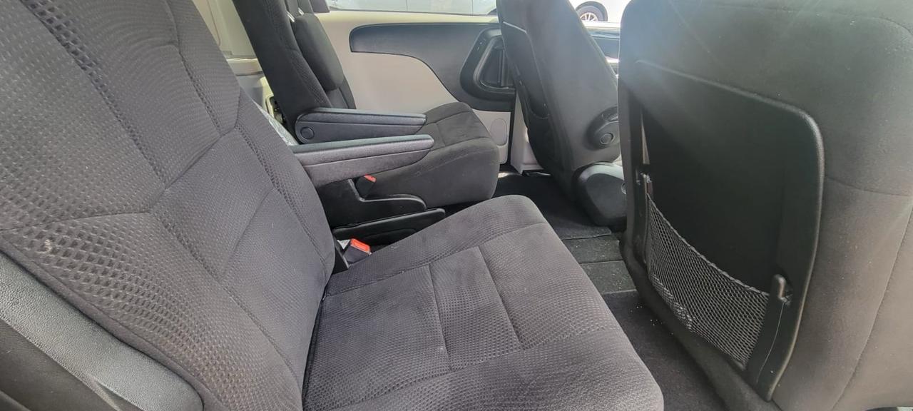 2013 Dodge Grand Caravan SXT Photo