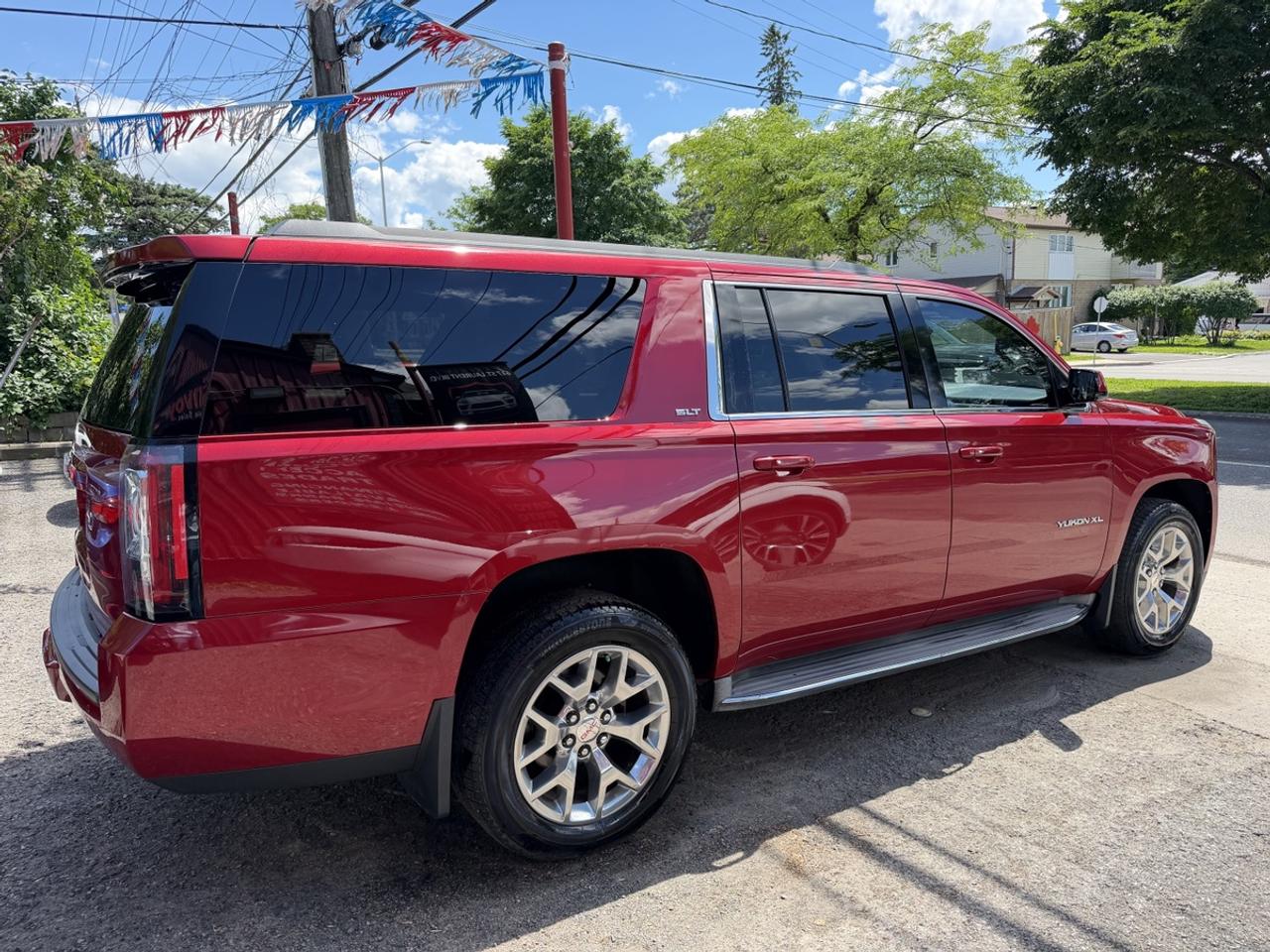 2015 GMC Yukon XL SLT Photo3