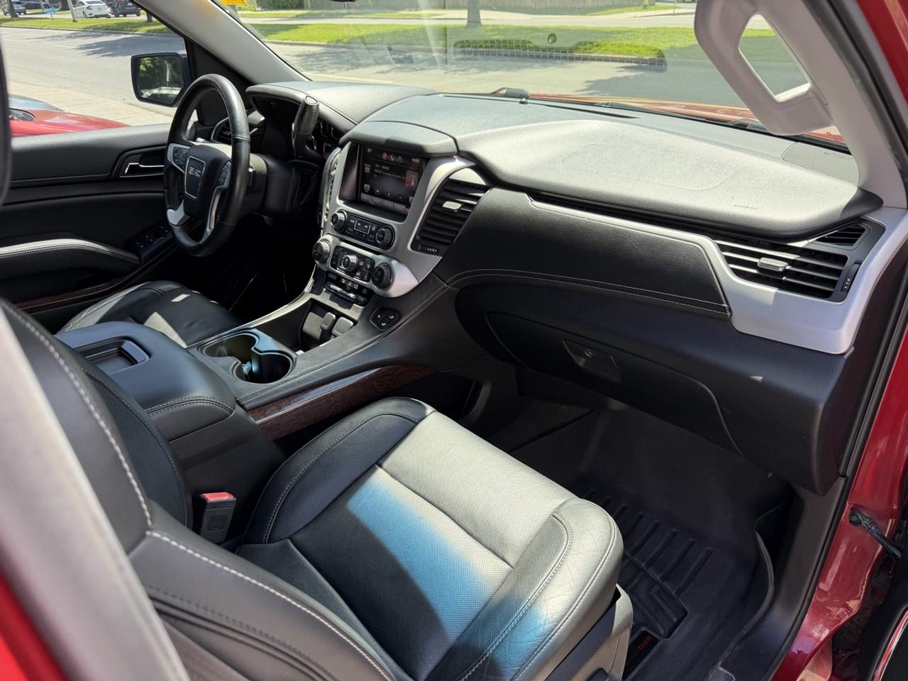 2015 GMC Yukon XL SLT Photo