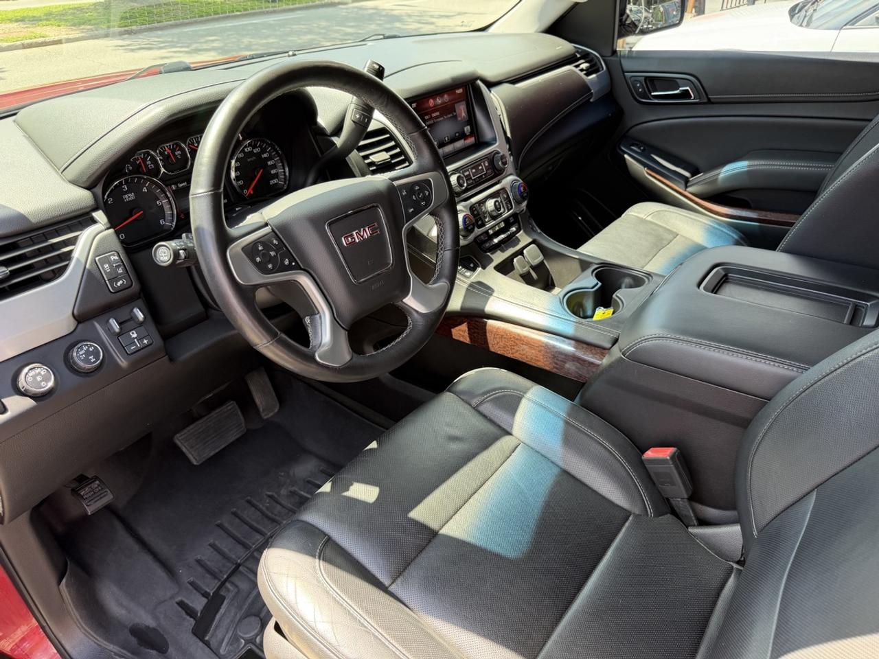 2015 GMC Yukon XL SLT Photo
