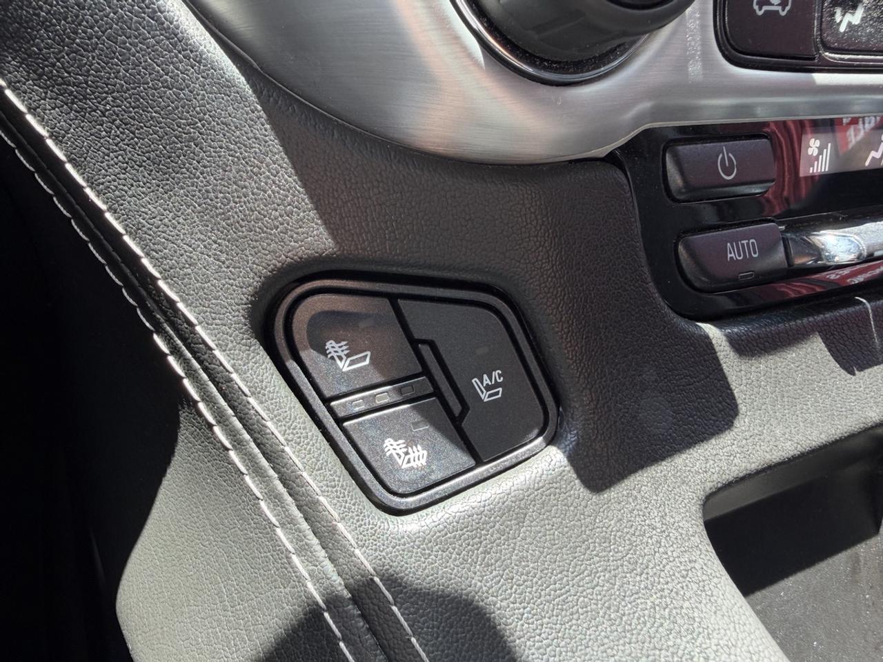 2015 GMC Yukon XL SLT Photo