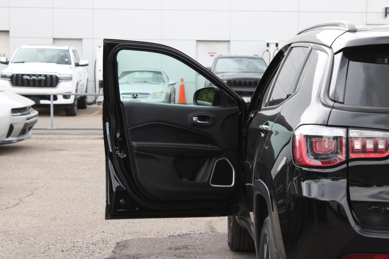 2019 Jeep Compass Sport 4x4  SiriusXM BkpCam ParkingSensors HtdSeats Photo