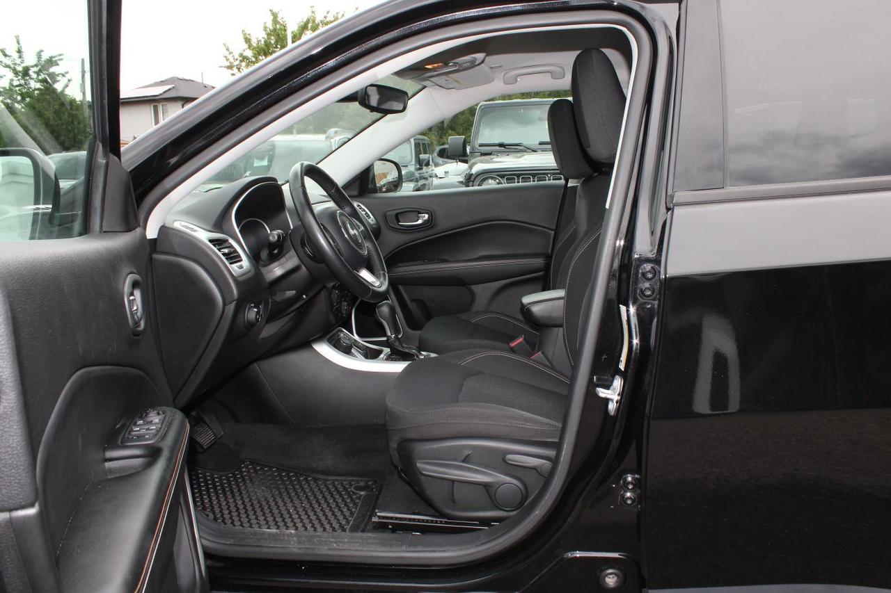 2019 Jeep Compass Sport 4x4  SiriusXM BkpCam ParkingSensors HtdSeats Photo