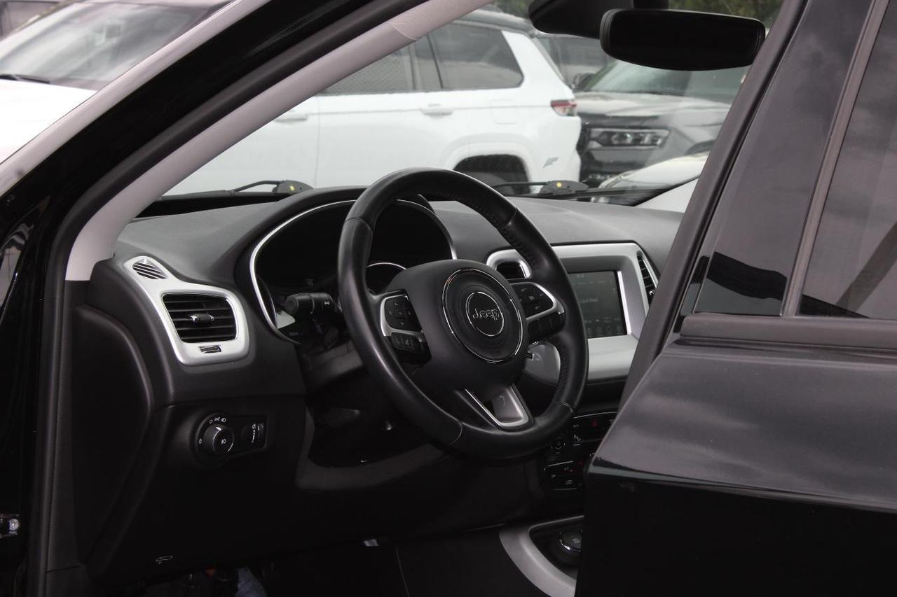 2019 Jeep Compass Sport 4x4  SiriusXM BkpCam ParkingSensors HtdSeats Photo