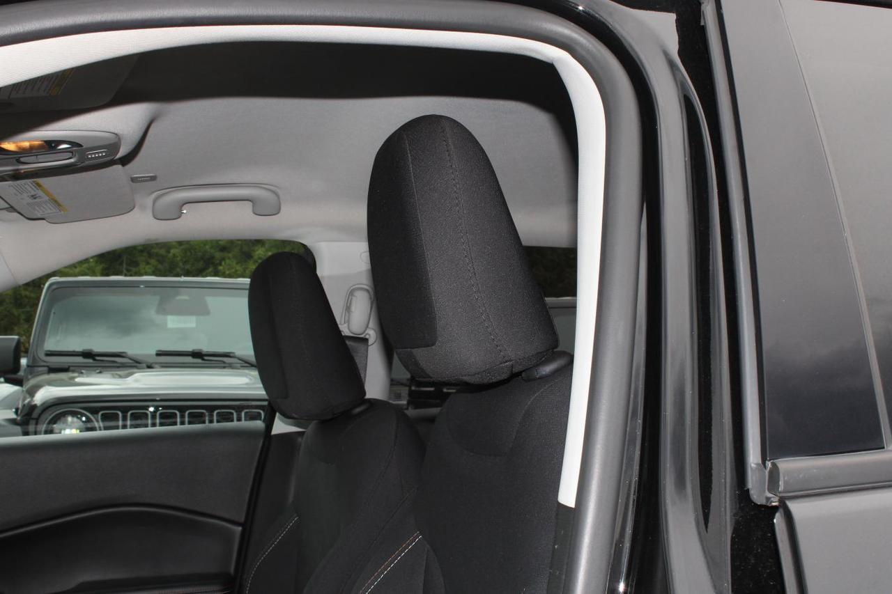 2019 Jeep Compass Sport 4x4  SiriusXM BkpCam ParkingSensors HtdSeats Photo