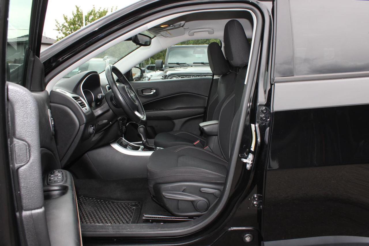 2019 Jeep Compass Sport 4x4  SiriusXM BkpCam ParkingSensors HtdSeats Photo
