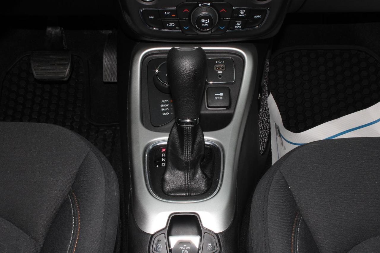 2019 Jeep Compass Sport 4x4  SiriusXM BkpCam ParkingSensors HtdSeats Photo