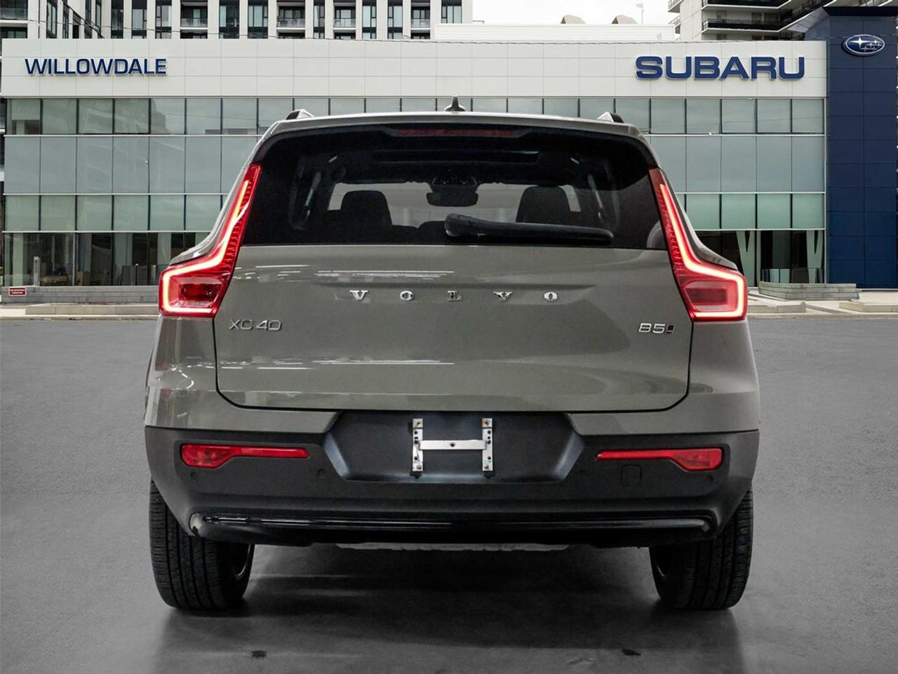 2025 Volvo XC40  Photo4