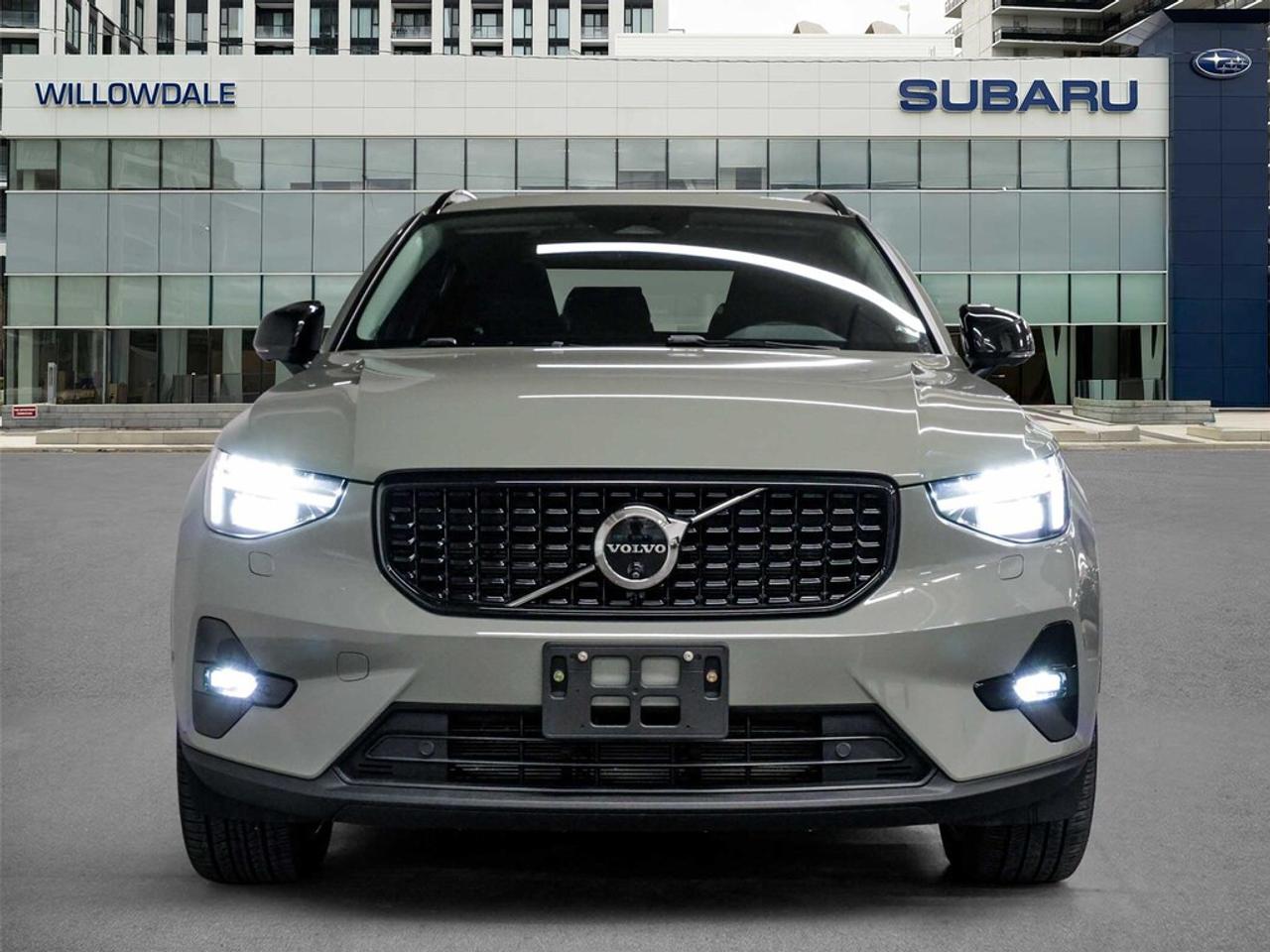 2025 Volvo XC40  Photo