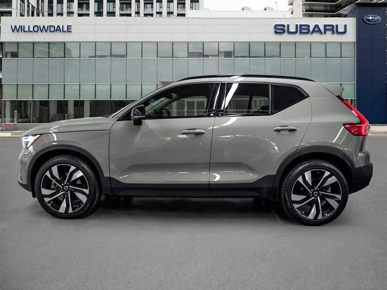 2025 Volvo XC40  Photo