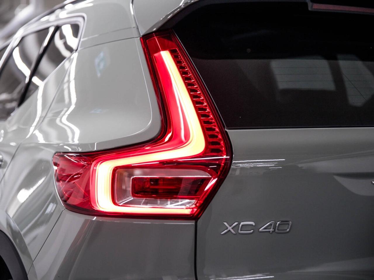 2025 Volvo XC40  Photo