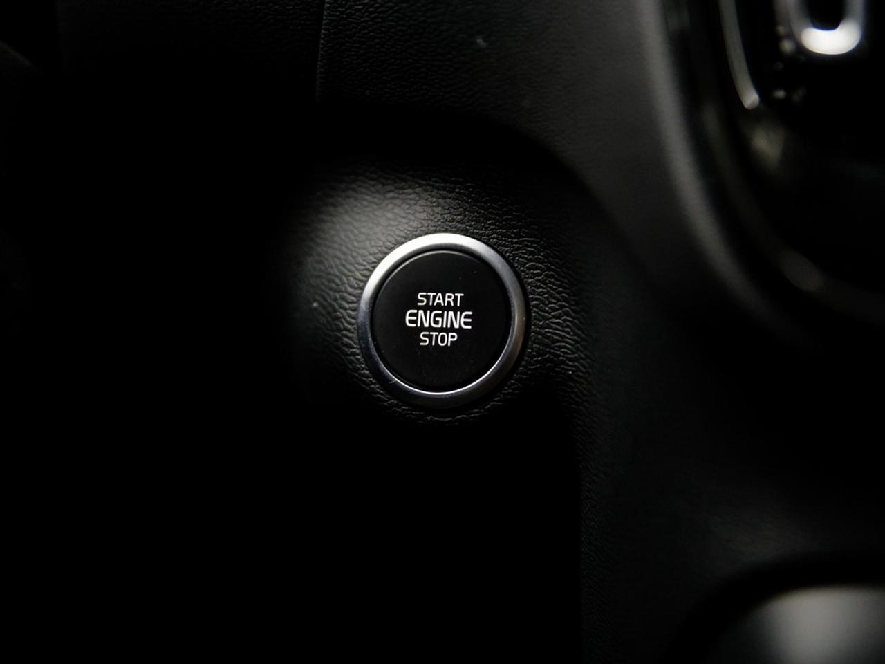 2025 Volvo XC40  Photo