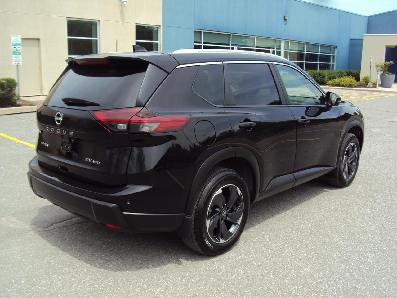 2024 Nissan Rogue SV Photo