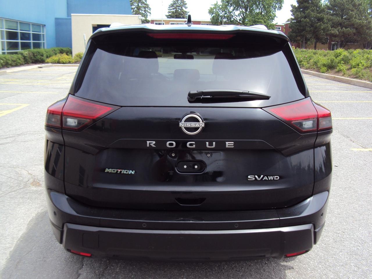 2024 Nissan Rogue SV Photo