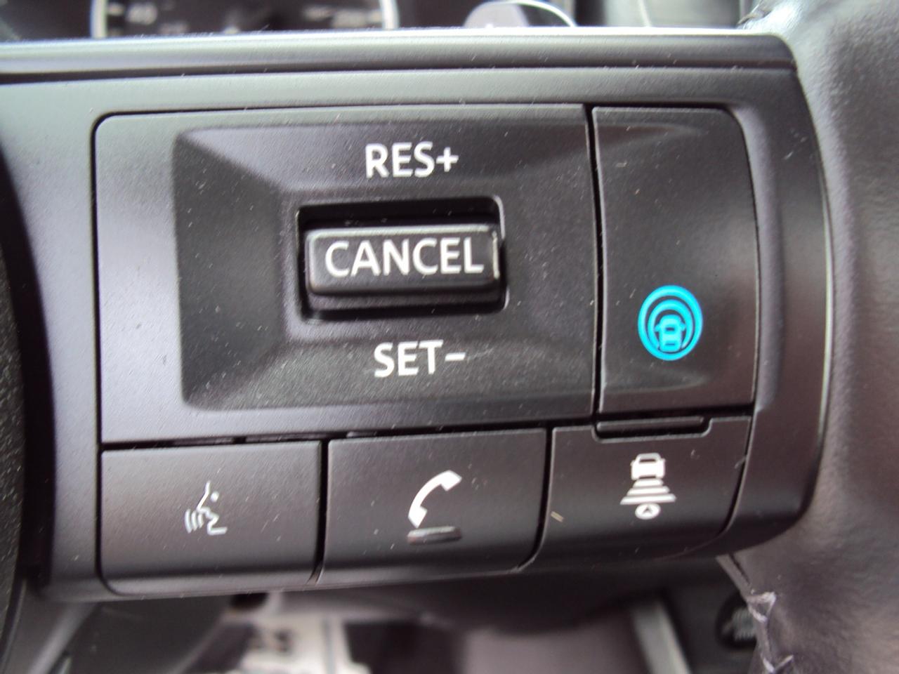2024 Nissan Rogue SV Photo