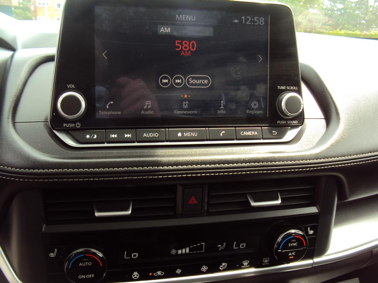 2024 Nissan Rogue SV Photo