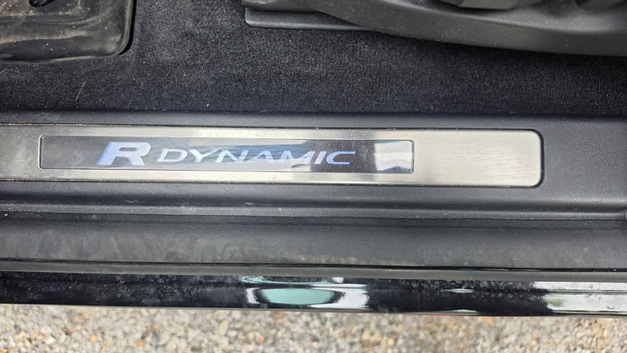2020 Land Rover Discovery Sport R-Dynamic HSE P290 Photo