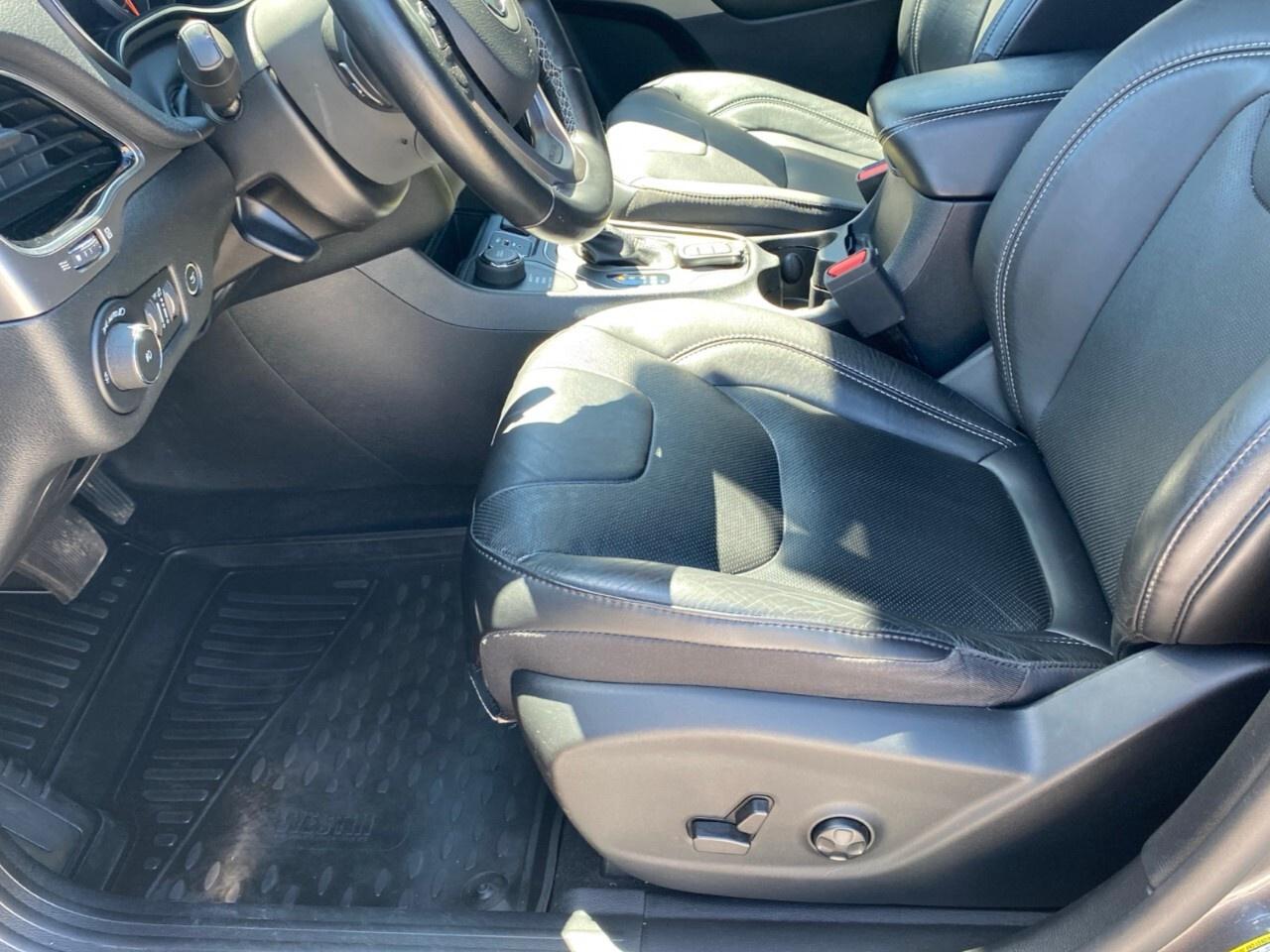 2021 Jeep Cherokee 80th Anniversary 4x4 Photo
