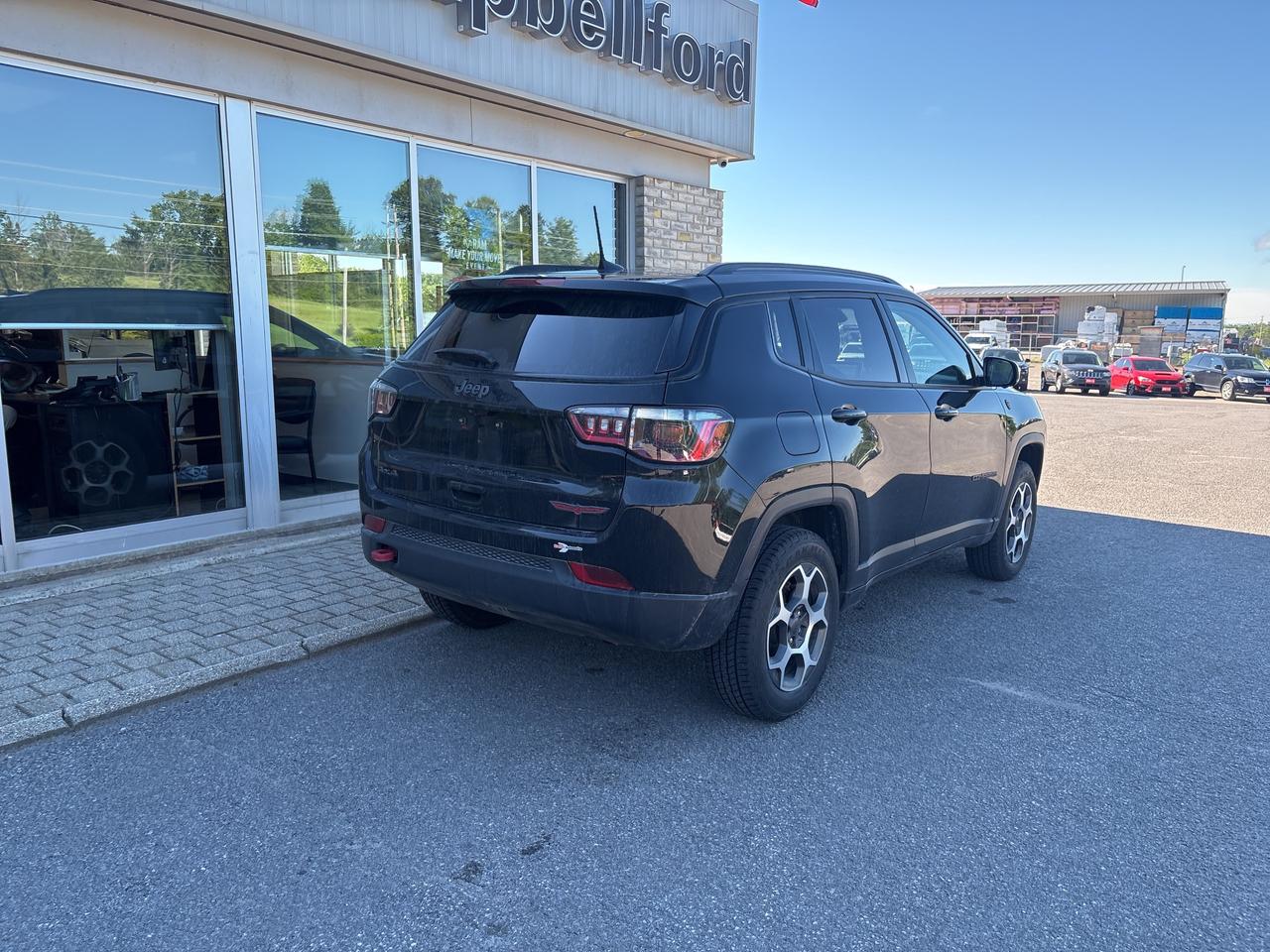 2022 Jeep Compass Trailhawk Photo