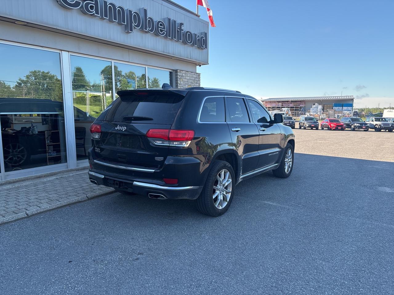 2015 Jeep Grand Cherokee Summit Photo4
