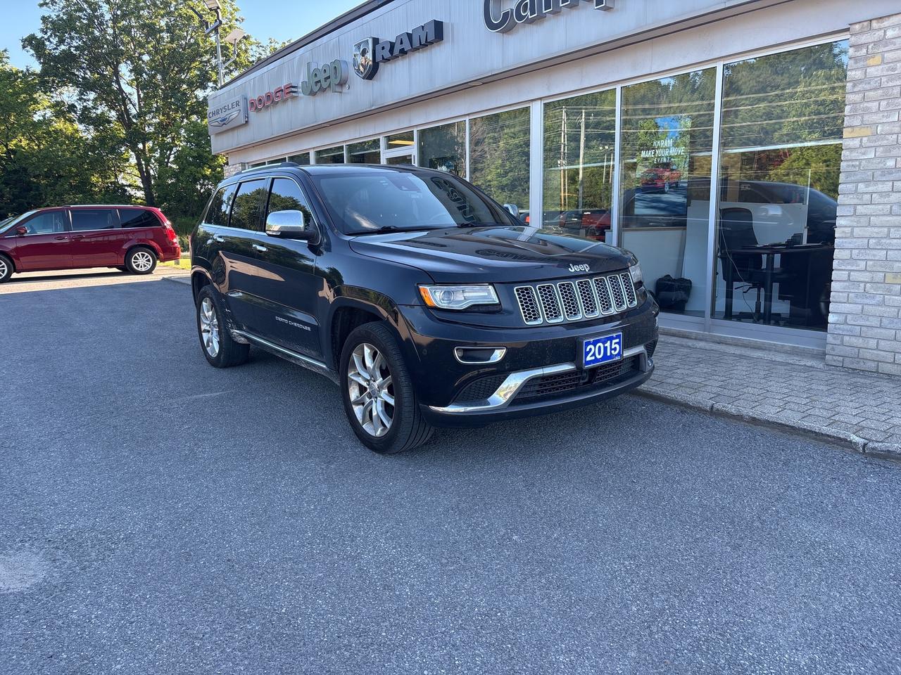 2015 Jeep Grand Cherokee Summit Photo2
