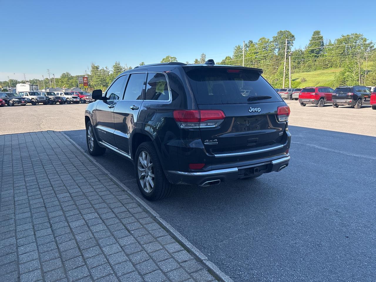 2015 Jeep Grand Cherokee Summit Photo