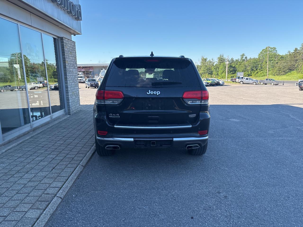 2015 Jeep Grand Cherokee Summit Photo