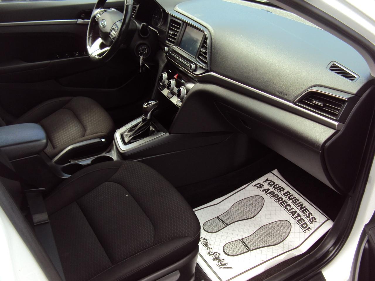 2019 Hyundai Elantra Preferred Photo