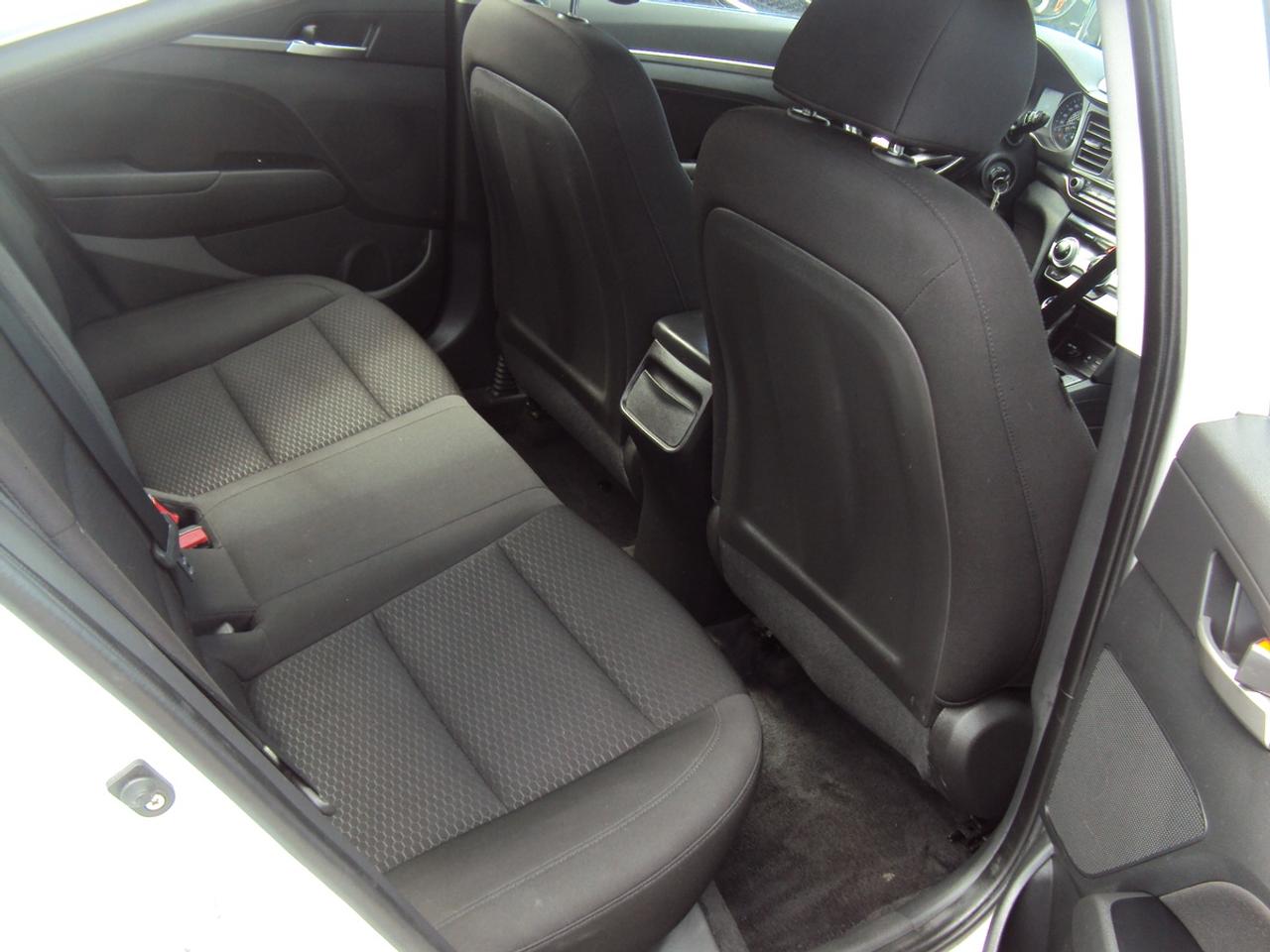 2019 Hyundai Elantra Preferred Photo