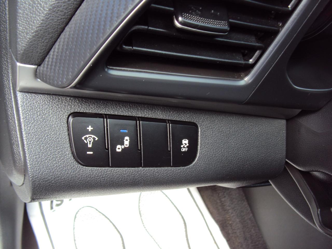 2019 Hyundai Elantra Preferred Photo