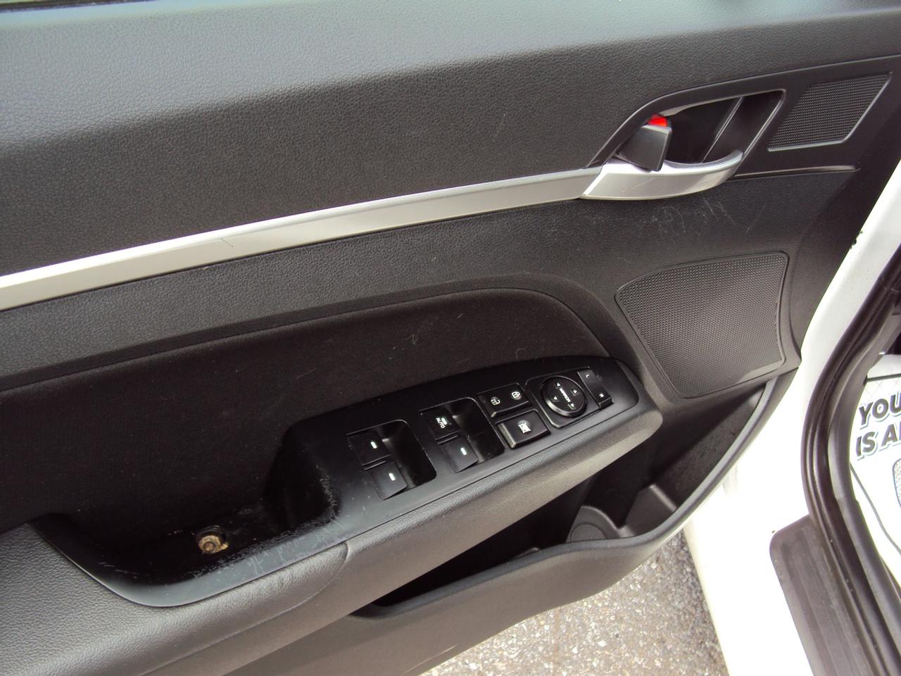 2019 Hyundai Elantra Preferred Photo