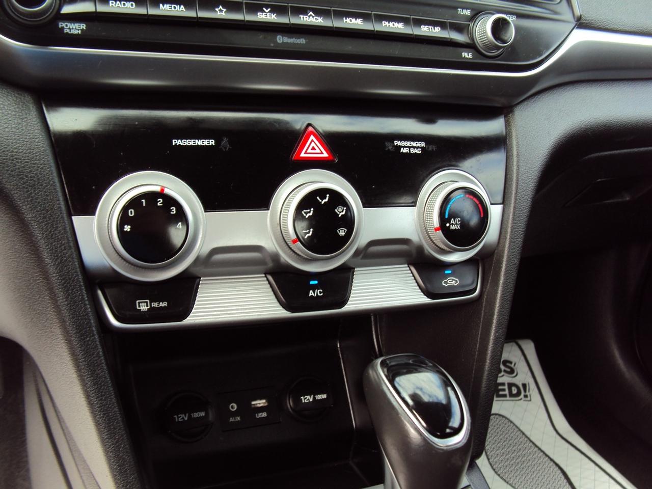 2019 Hyundai Elantra Preferred Photo